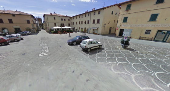 La bimba morta perché rimasta chiusa in auto ad Arezzo article-post
