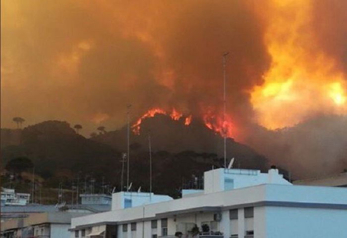 Messina brucia: l'emergenza incendi in città article-post