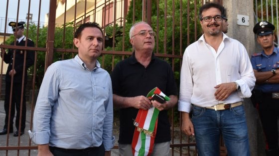 Il presidio dei sindaci dei Nebrodi contro i migranti article-post