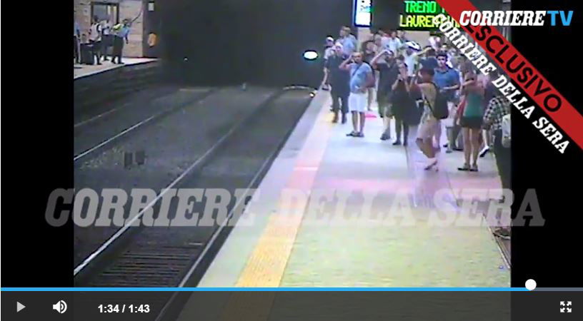 video donna trascinata metro macchinista 6