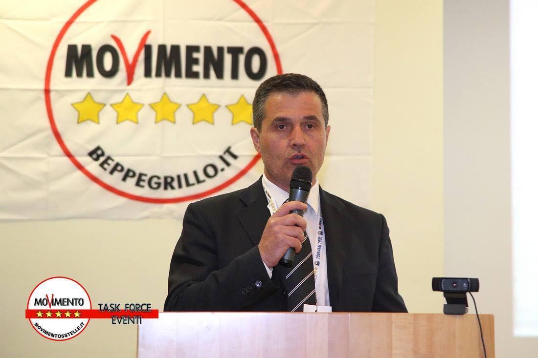 Schiaffi e minacce nei municipi grillini a Roma article-post