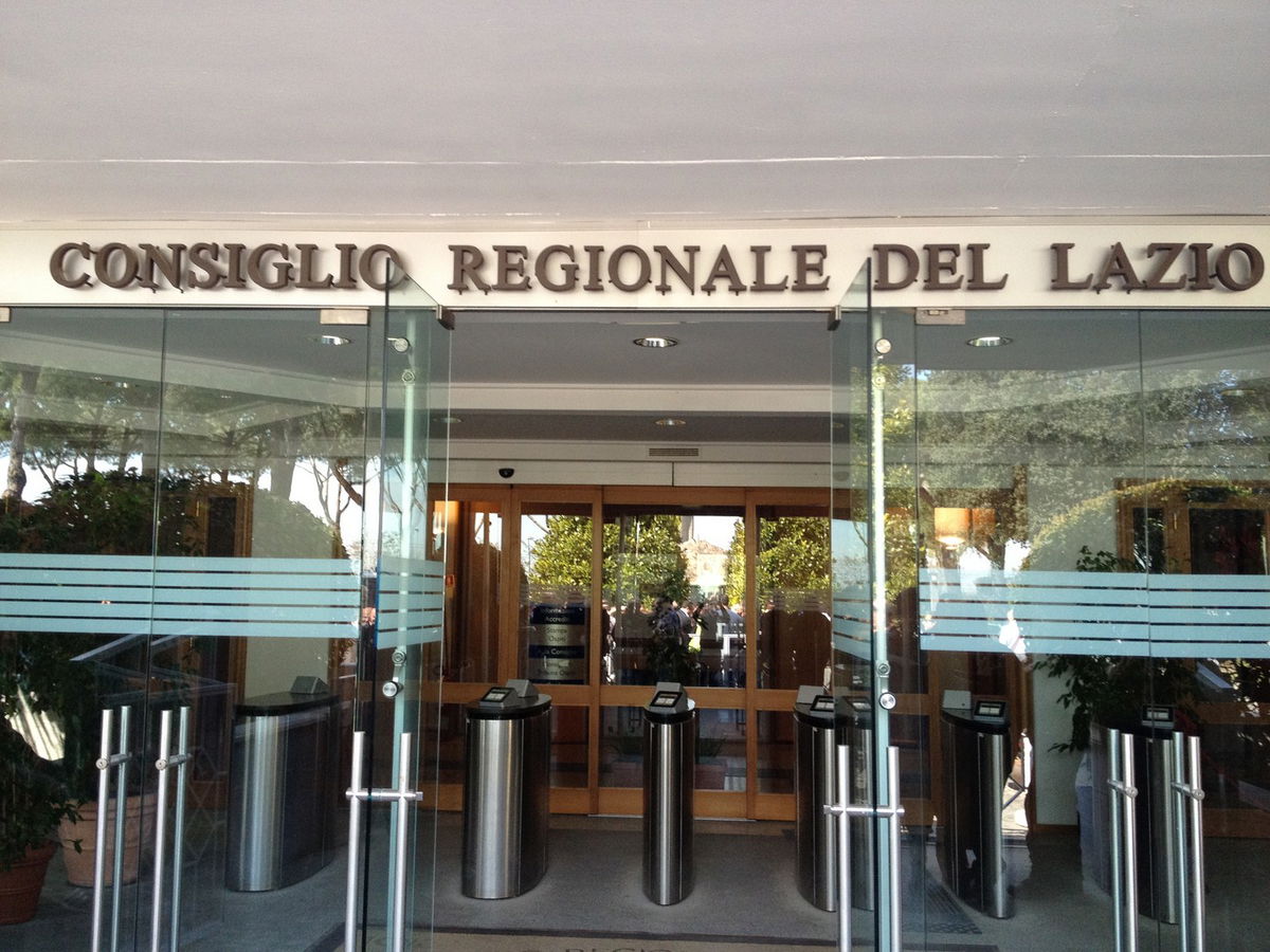 Le accuse ai consiglieri PD Lazio sui fondi regionali article-post