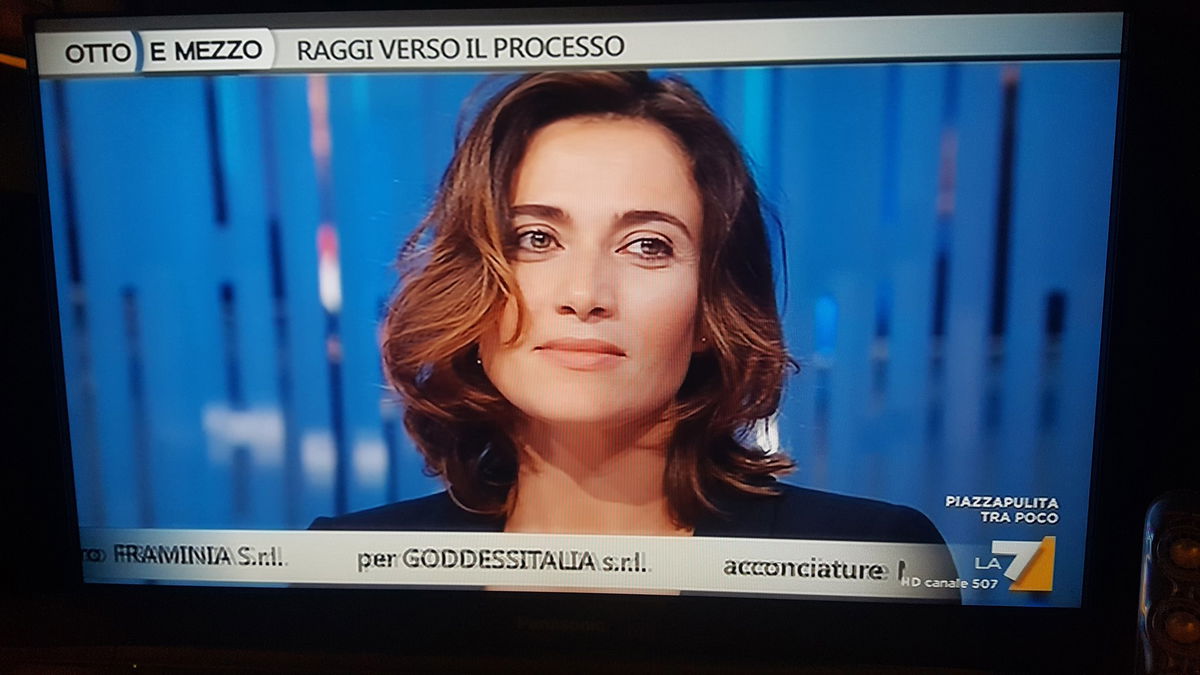 «Io, insultata sui social dopo le critiche a Virginia Raggi» article-post