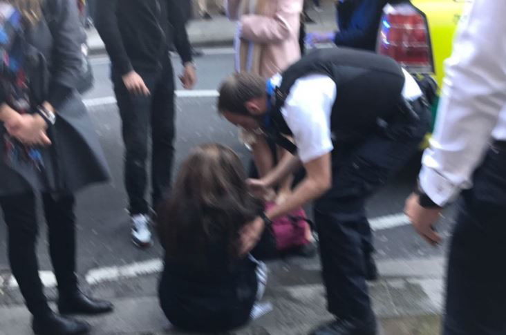 Esplosione alla stazione Parsons Green della metro di Londra, c'è un ricercato article-post