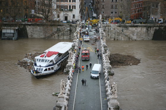 Tevere, i 300mila a rischio esondazione article-post