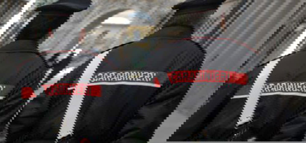 L’uomo che va dai carabinieri e chiede di essere arrestato altrimenti avrebbe “ucciso” l’ex moglie article-post