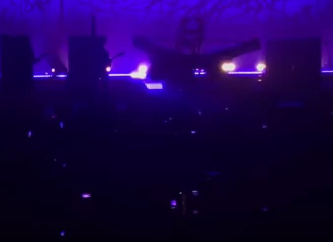 Marilyn Manson travolto dal crollo della scenografia durante un concerto article-post