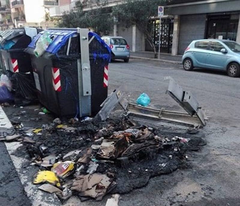 cassonetti ostia roma napoli