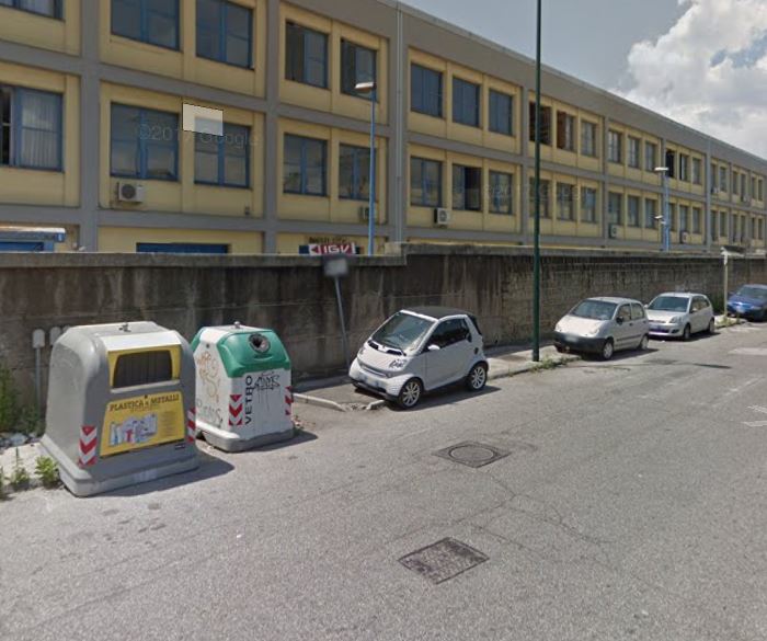 Un morto e un ferito nell'esplosione di una bomba carta in via Imparato a Napoli article-post