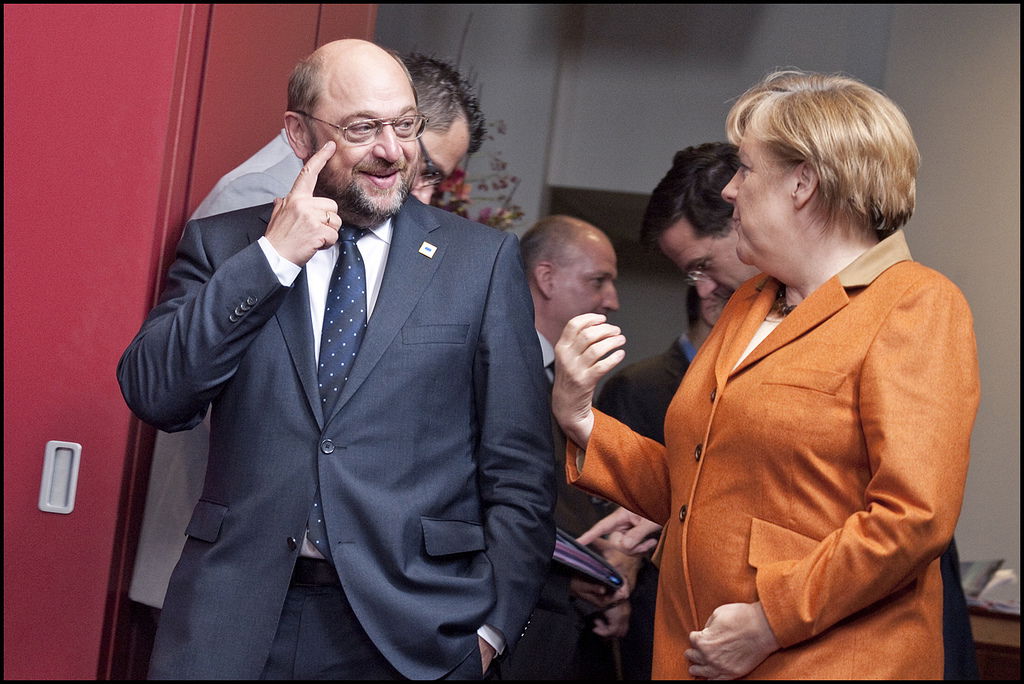 La SPD dice sì alla Merkel, torna la Grosse Koalition in Germania article-post