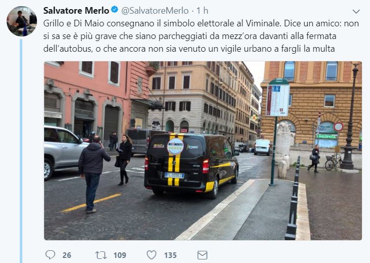 Il parcheggio allegro dell'auto M5S al Viminale article-post