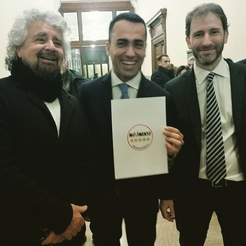 Perché il M5S cambia simbolo article-post