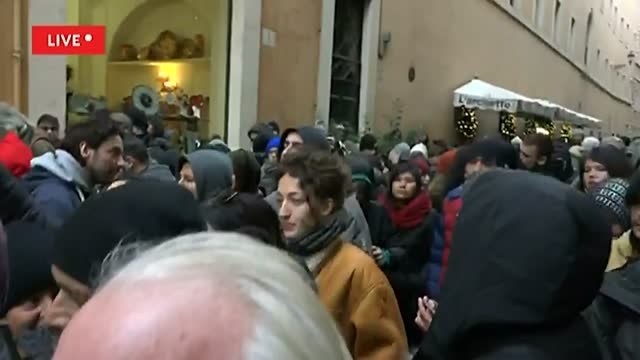Quanti sono gli immigrati regolari, gli irregolari e i richiedenti asilo article-post