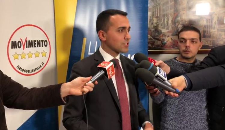 Luigi Di Maio inventa regole che non applica article-post