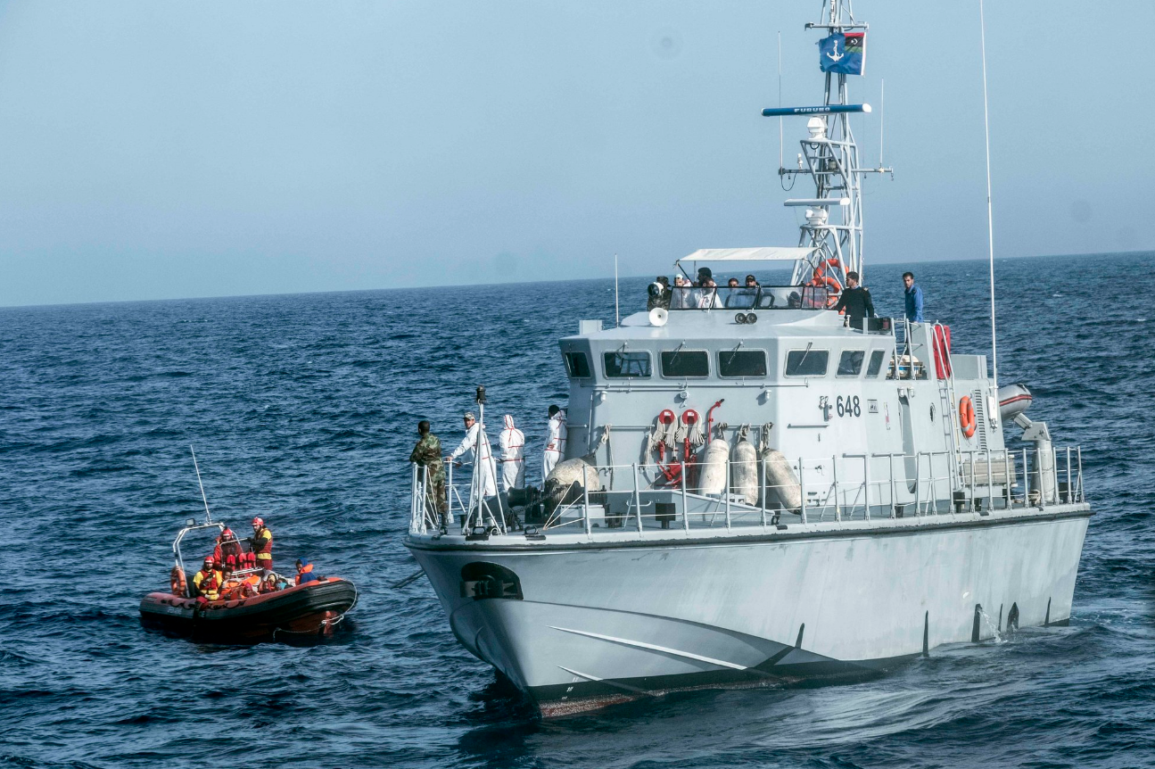 proactiva open arms emergenza mediterrano motovedetta libica 648 - 7