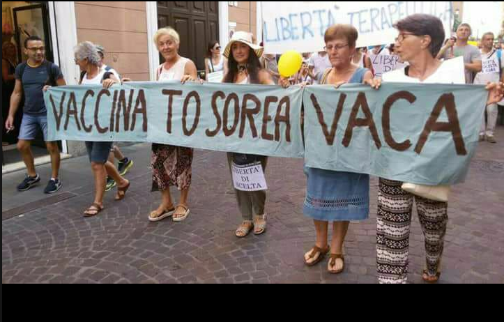 Il terrorismo dei free vax che si prendono il merito del calo delle iscrizioni a scuola article-post