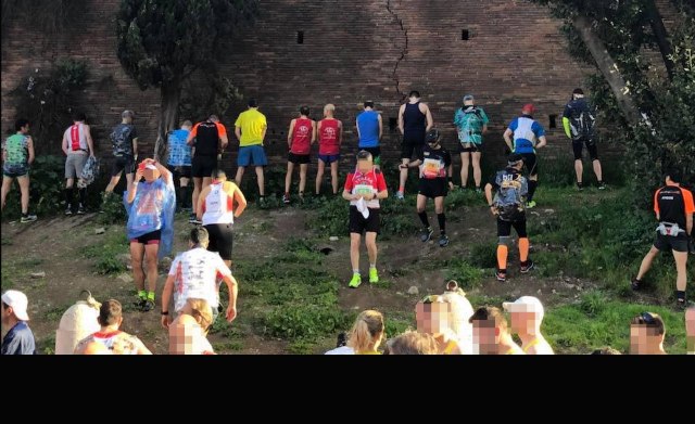 maratona roma latrina muro pipì - 4