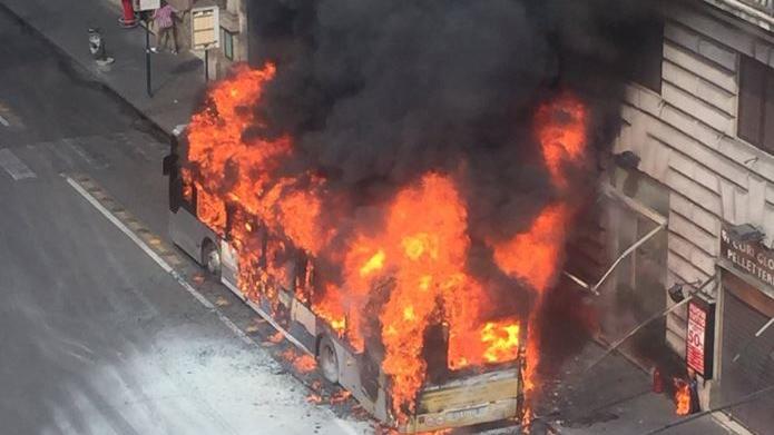 bus via del tritone 1