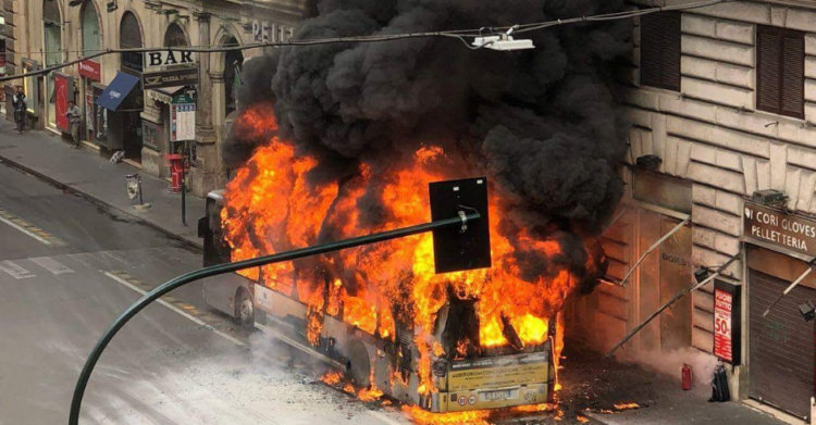 flambus atac complotti chat m5s cause - 5