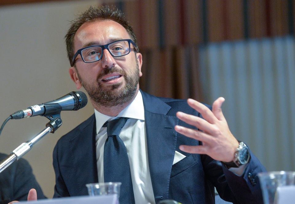 Bonafede paga un milione di euro per il tribunale di Bari all’amico di Tarantini article-post