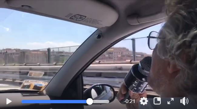 Tutte le buche che Beppe Grillo non ha visto a Roma preview