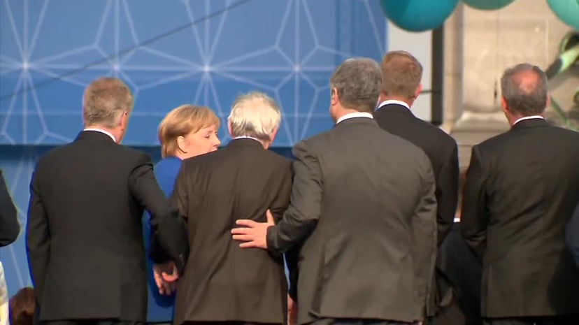 Il video di Juncker che barcolla al vertice NATO preview