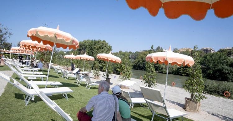 spiaggia sul tevere