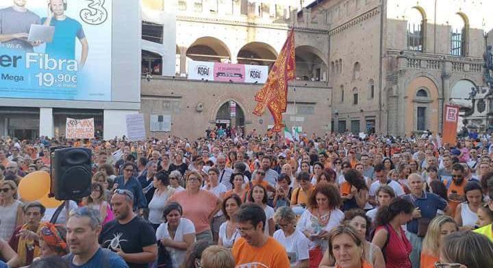 manifestazione libertà vaccini bologna 1