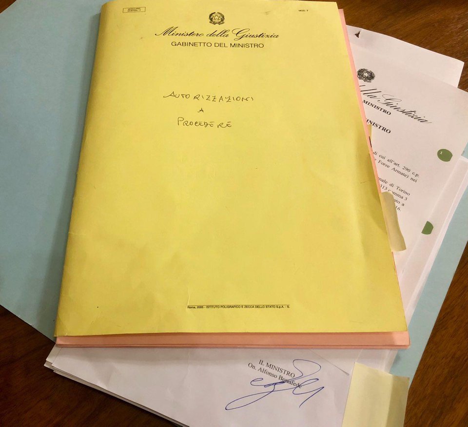 L’ok di Bonafede all’indagine sul padre di Di Battista e su Salvini article-post