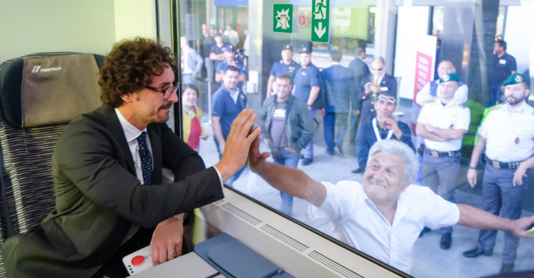 danilo toninelli luca bizzarri stazioni rosticcerie - 4