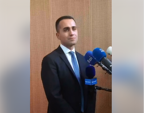 La colossale balla di Di Maio su Poste che stampa le tessere per il Reddito di Cittadinanza preview