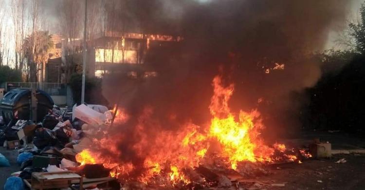 incendio rifiuti via costi 2