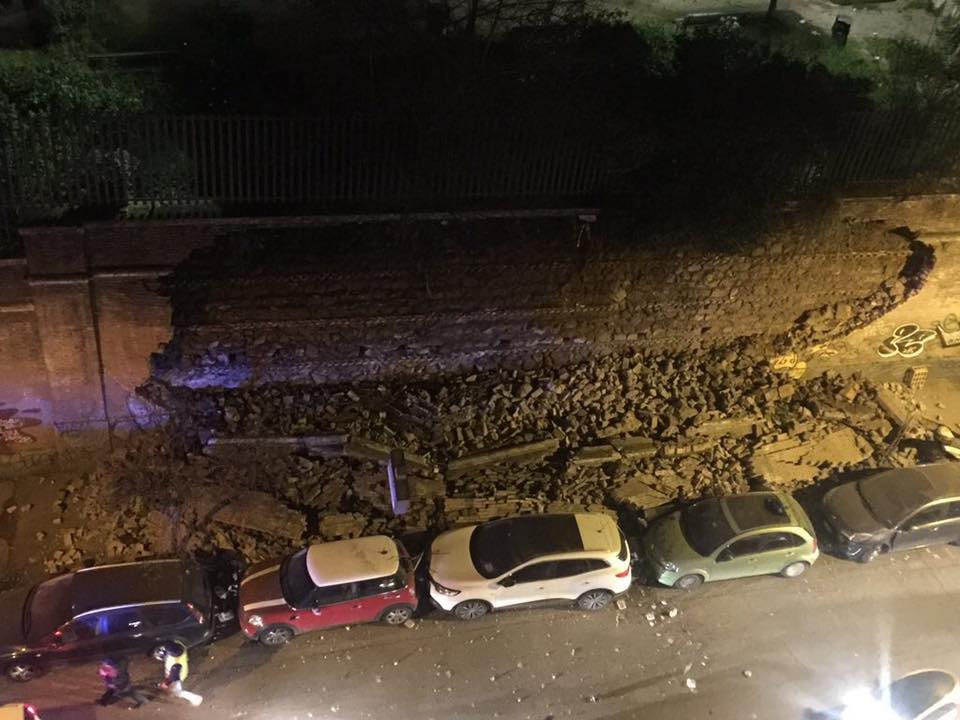 Le mura crollate a San Lorenzo article-post