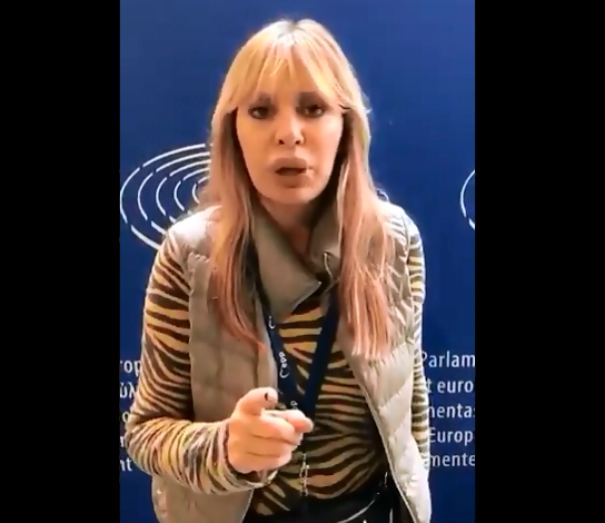 Salvate il soldato Alessandra Mussolini dall’attentato di Strasburgo (possibilmente con un blindato) article-post