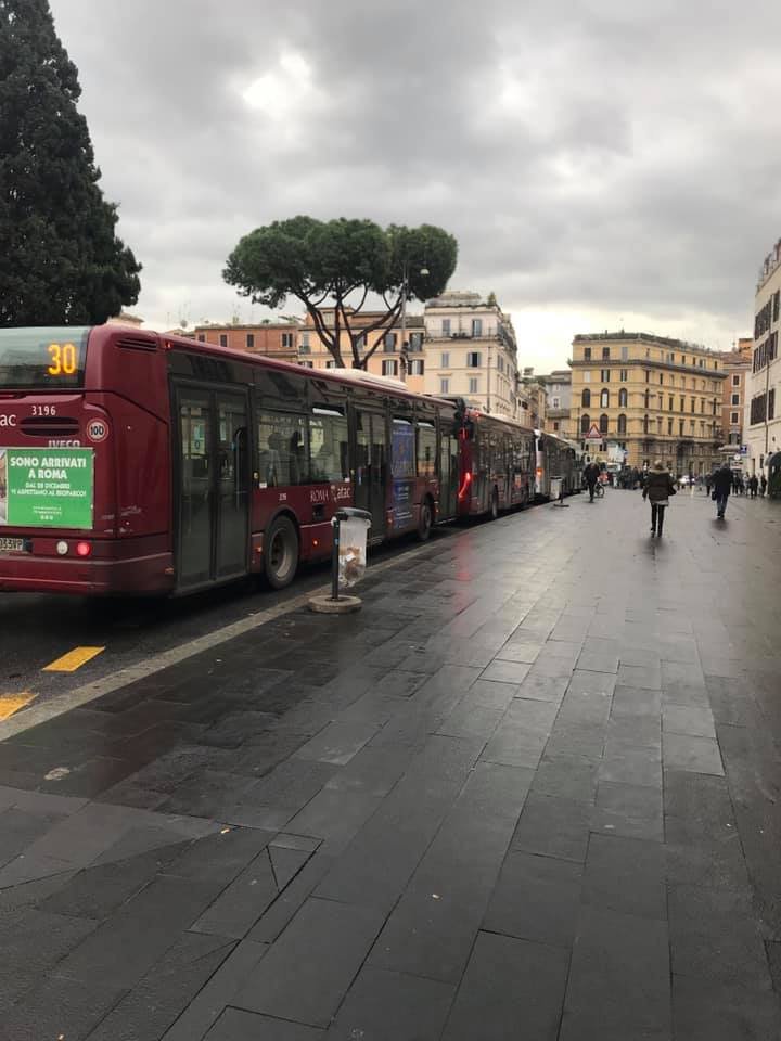 piazza venezia bus turistici 1