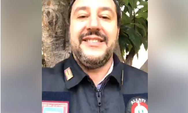 salvini divisa polizia