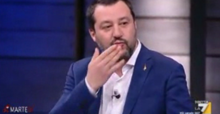 applausi salvini dimartedì free vax