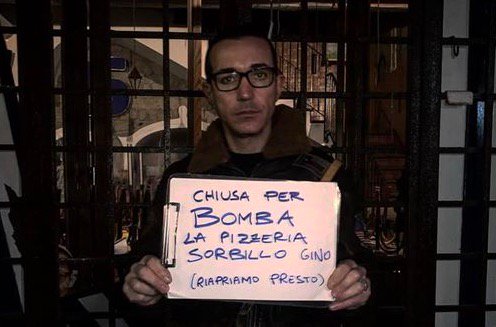 La bomba all’ingresso della pizzeria Sorbillo article-post