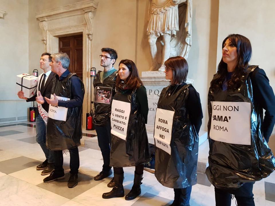 consiglieri pd sacchetti immondizia