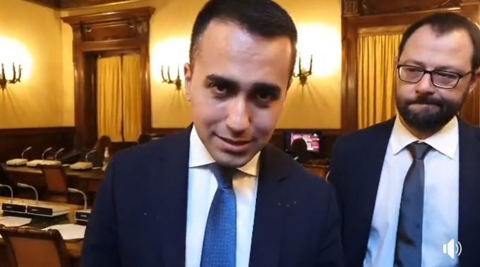 La denuncia di Di Maio sui politici che truffano i poveri sul reddito di cittadinanza article-post