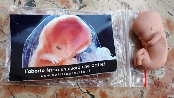Il feto e gli altri imperdibili gadget del Congresso delle Famiglie article-post