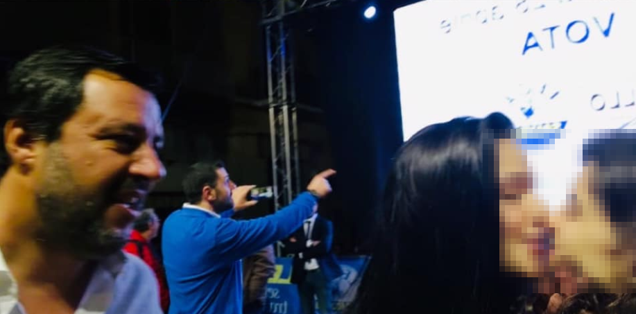 Gaia e Matilde, il bacio che ha trollato Salvini a Caltanissetta article-post