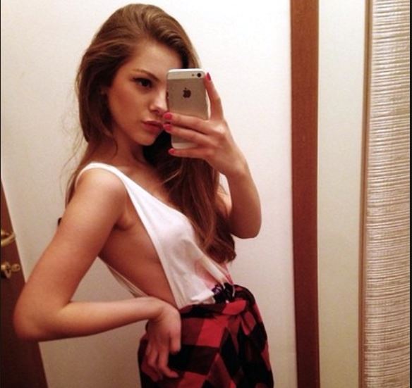 Karina Bezhenar: la fidanzata di Rovazzi nello staff di Berlusconi article-post