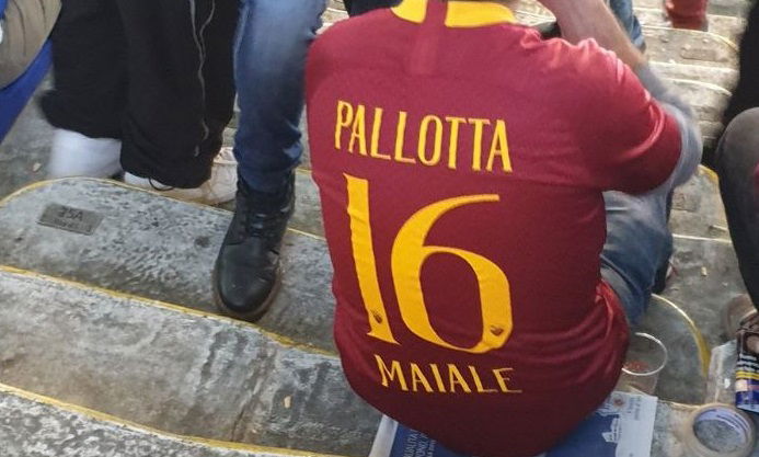 I cori contro Pallotta nell’Olimpico che saluta De Rossi article-post