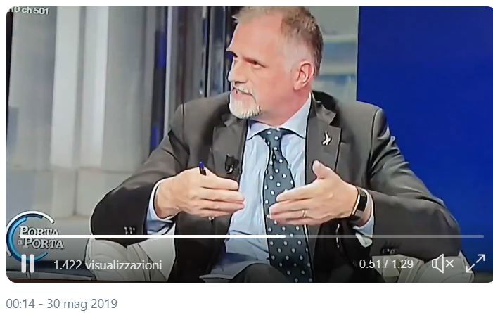 Garavaglia spiega che abbasserà le tasse ai poveracci che guadagnano 100mila euro l’anno article-post
