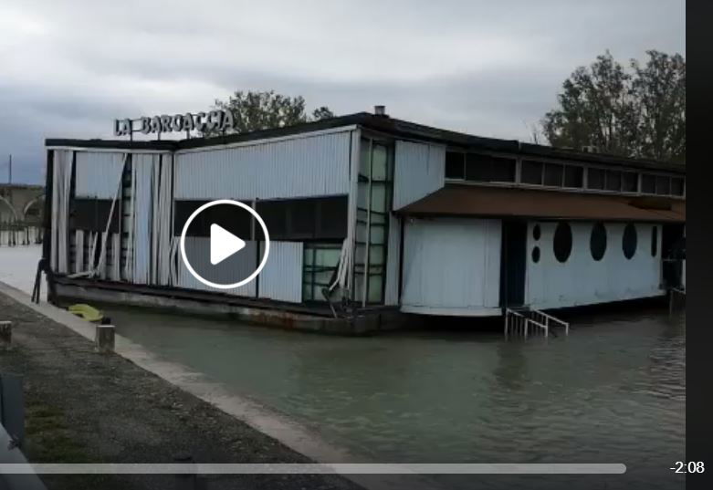 Maltempo: il ristorante galleggiante alla deriva sul Mincio article-post