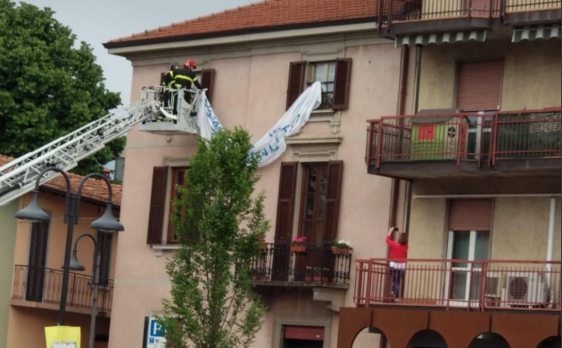 striscione brembate bergamo salvini vigili del fuoco - 4