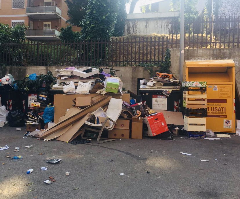 Lo sciopero bianco di AMA e Roma che si riempie di monnezza article-post