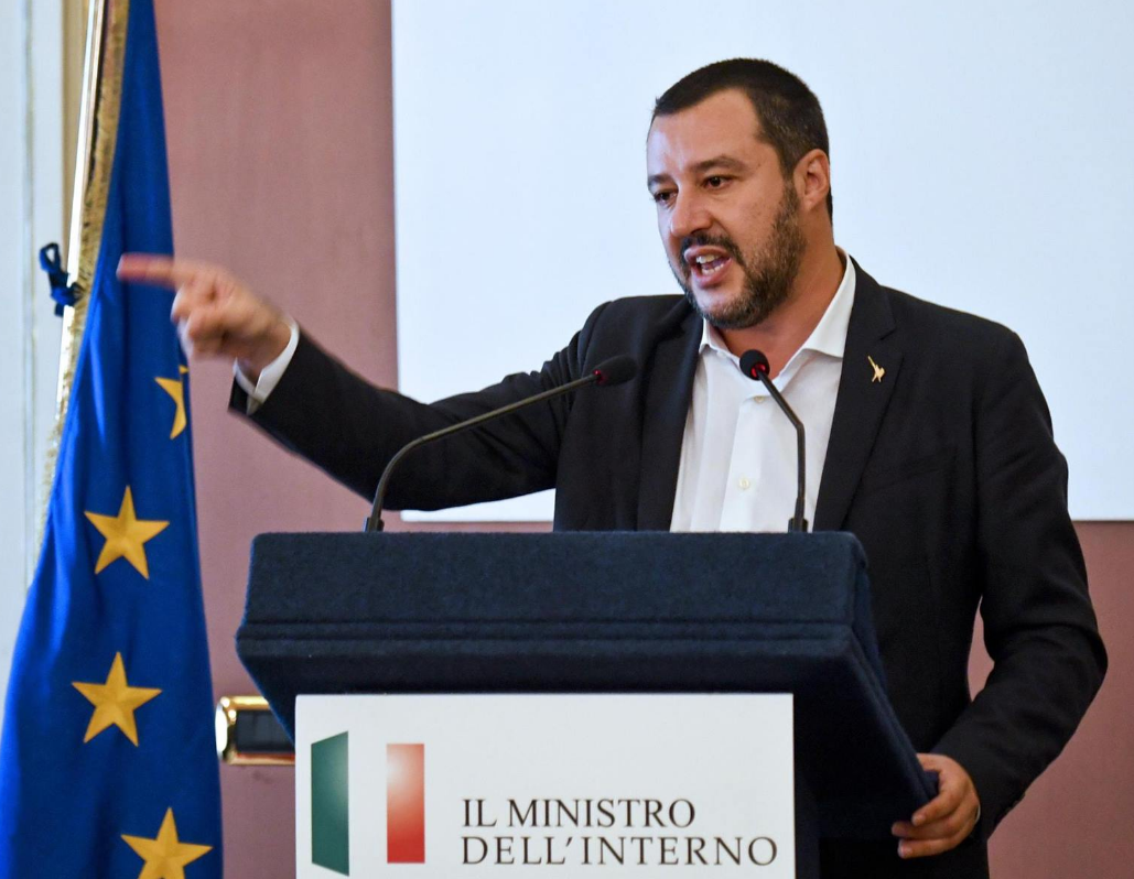 L’ultima farsa di Salvini: raccontare che chi salva vite umane mette a rischio le vite dei migranti article-post