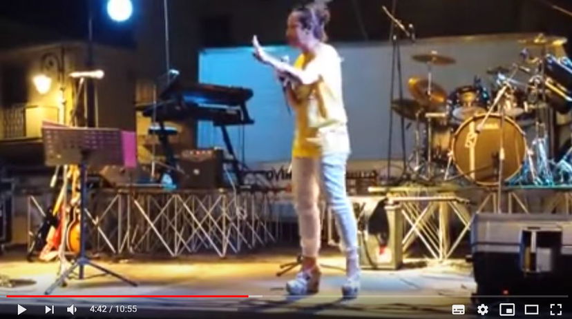 Quando Paola Taverna urlava “Dovete morire” a quelli del PD article-post